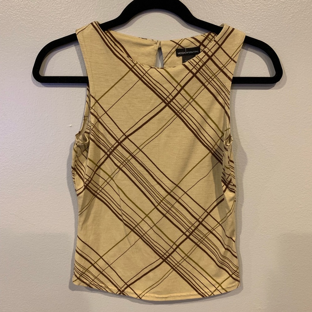 Moda International sleeveless top w/plaid pattern